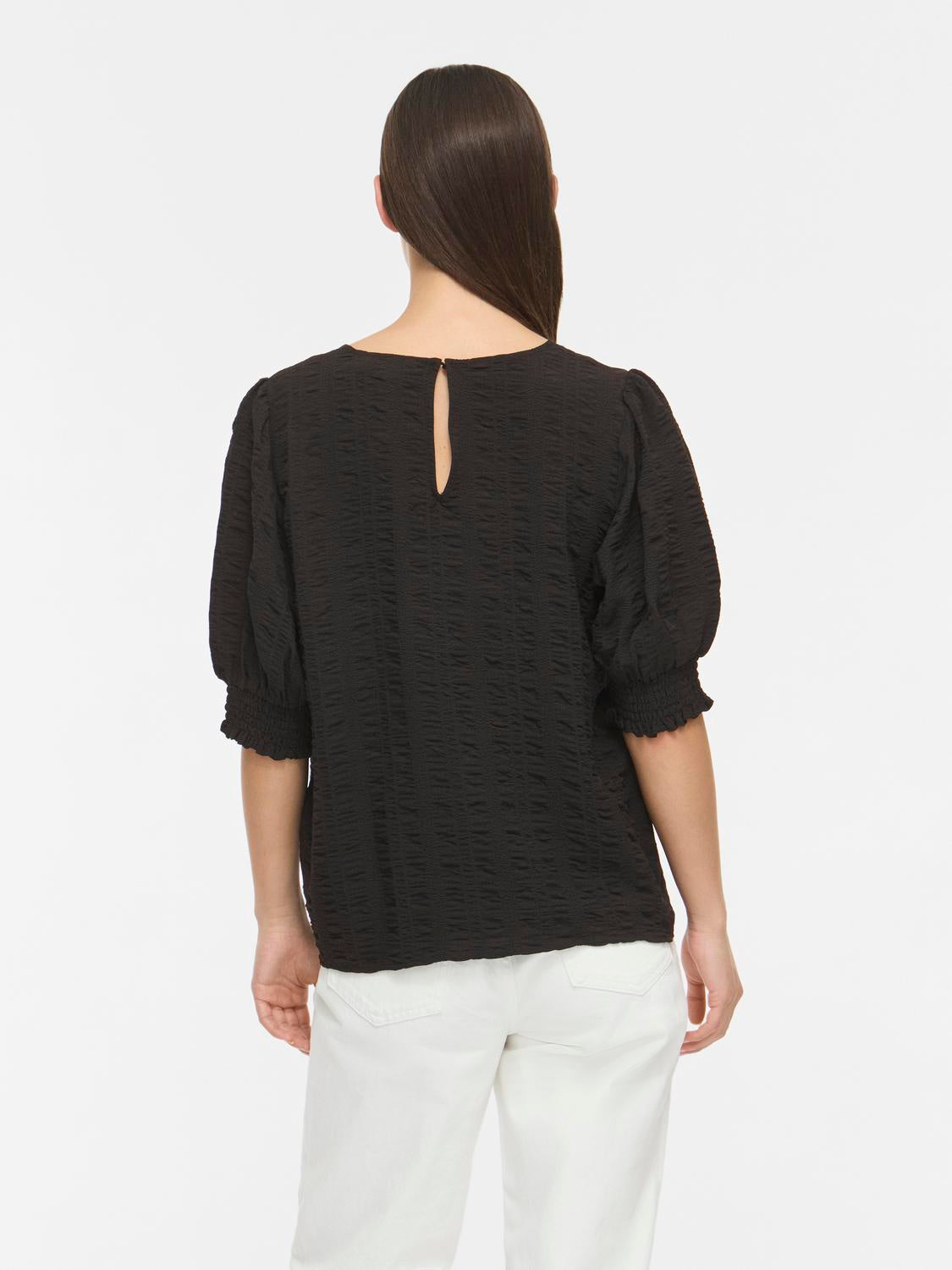 model_shot-back